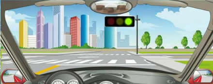 驾驶机动车在路口遇到这种信号灯亮时，不能右转弯。