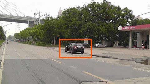 图中标注车辆在该地点停车是可以的。