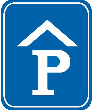 这个标志的含义是指示此处设有室内停车场。